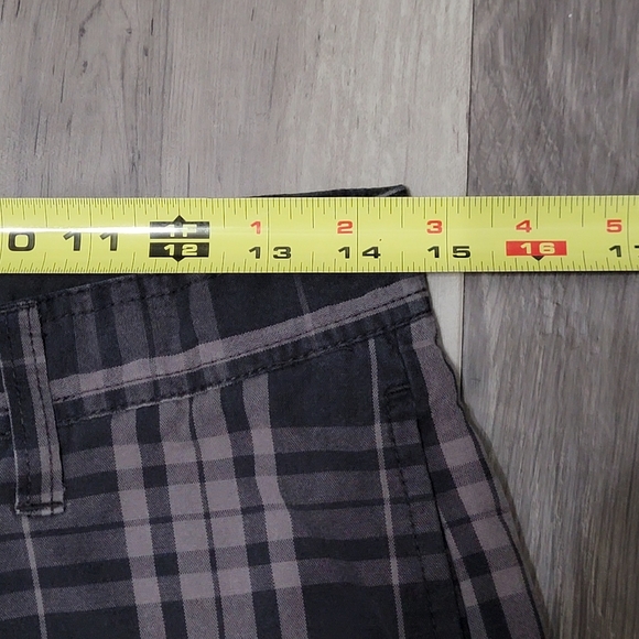 Vans Skateboard Plaid Shorts - Picture 8 of 11